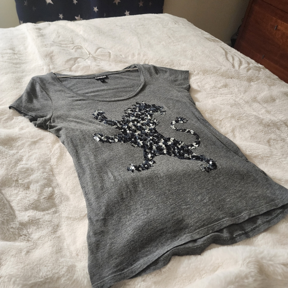 Express shirt with sequence - Picture 3 of 3